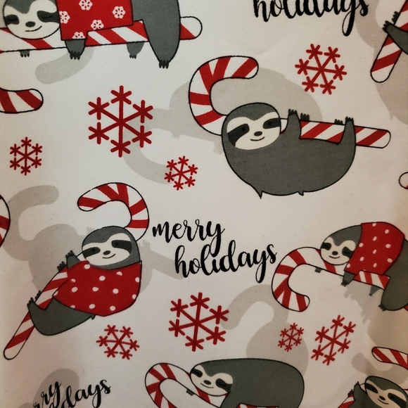 CassandraO Holiday Sloth Srubs - Picture 3 of 6